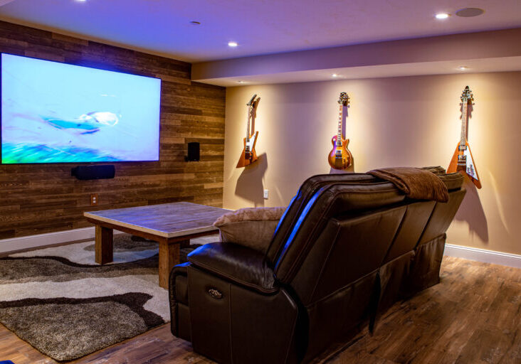 Finished basement with tiles accent wall